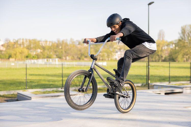 Portada de Los siete trucos básicos del BMX Freestyle