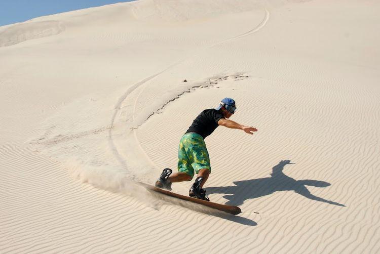 Portada de Surfear la arena, el desafío que propone el sandboarding