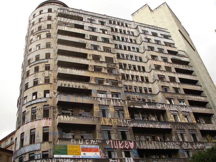 Portada de Pichação, la peligrosa forma de arte que empapó los rascacielos y las calles de Brasil