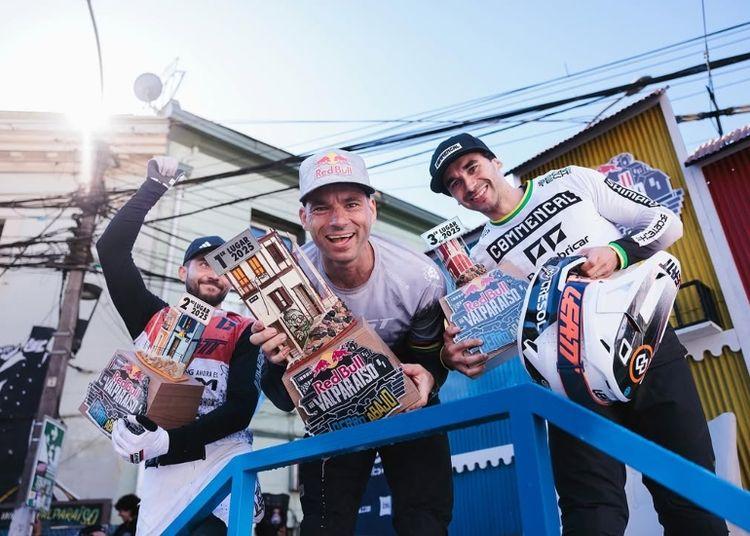 Portada de Red Bull Valparaíso Cerro Abajo: Tomáš Slavík conquistó la corona