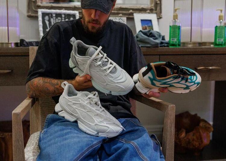 Portada de Justin Bieber lanza SKYLRK, una marca vanguardista y futurista