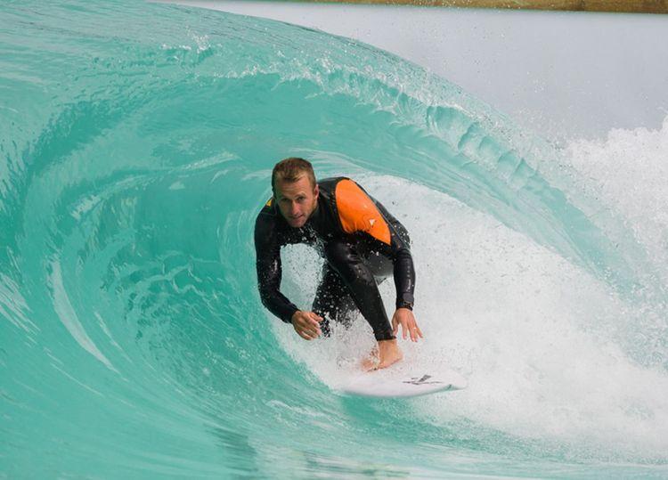 Portada de Olas sin mar: el surf urbano llega a la ciudad
