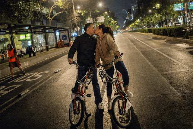 Paseo Nocturno en Bicicleta | Día del Amor y la Amistad
