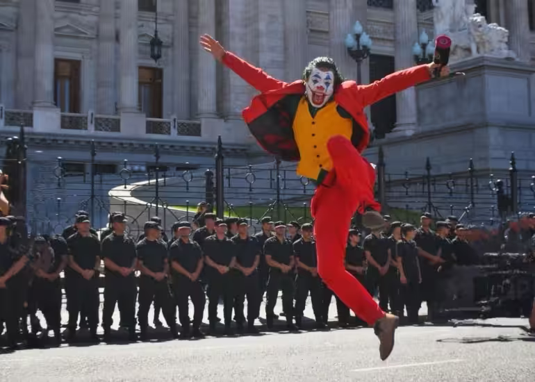 Portada de De perder su trabajo a convertirse en el Joker más famoso de Argentina