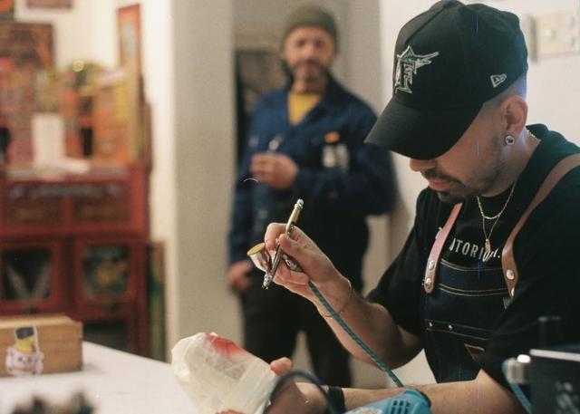 Fuega Lab: taller de personalización de sneakers