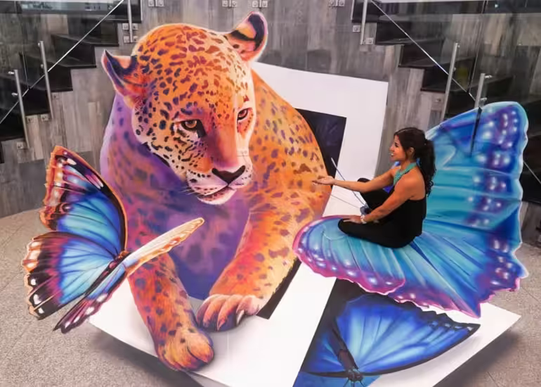 Portada de Adry del Rocío, la artista que llevó el muralismo 3D a las calles del mundo