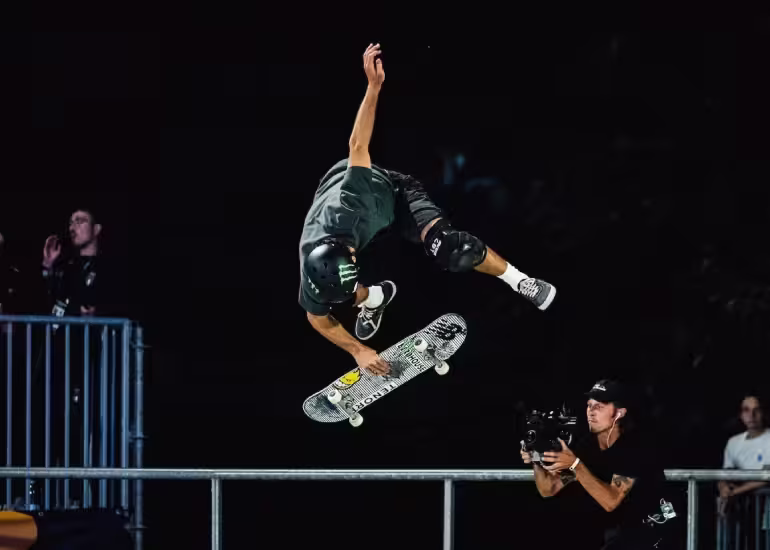 Portada de Issei Sakurai y Mizuho Hasegawa conquistaron Roma en el World Skateboarding Tour