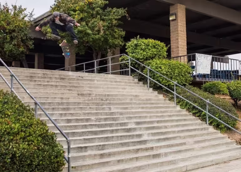 Portada de Las escaleras que todo skater sueña con saltar