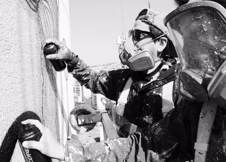 Portada de El dúo ícono del arte urbano en Chile