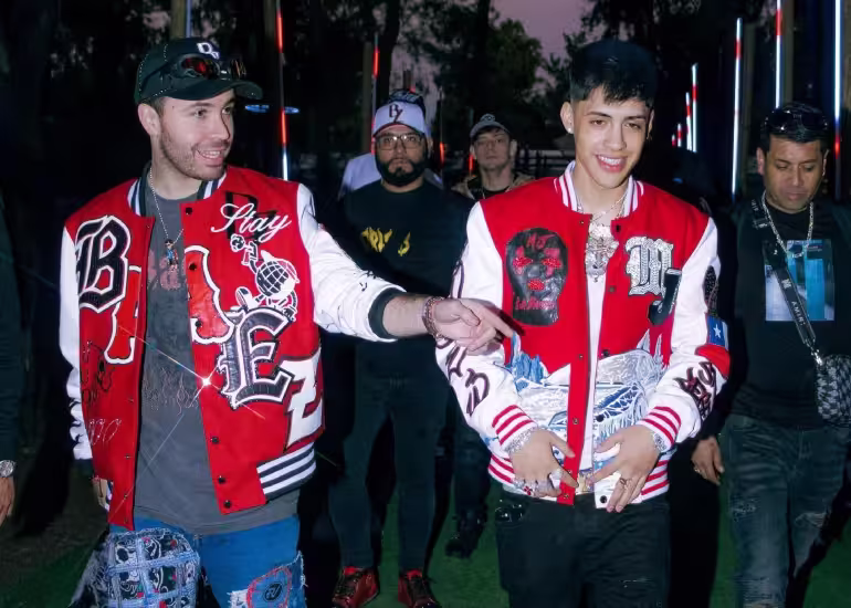 Portada de El diseñador mexicano que conquistó los escenarios de J Balvin, Feid y Maluma