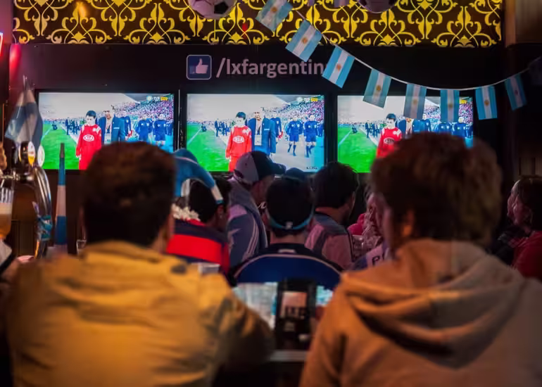 Portada de Los bares deportivos que la rompen en Buenos Aires