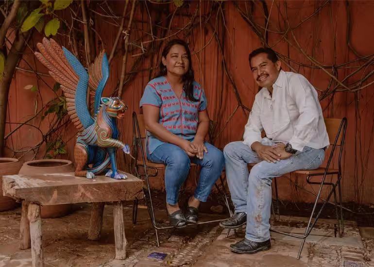 Portada de El taller mexicano que mantiene viva la tradición zapoteca: Jacobo y María Ángeles