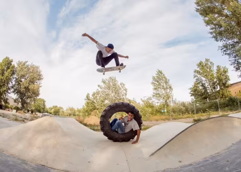 Portada de ¿Qué trucos de skate llevan el nombre de otros skaters?
