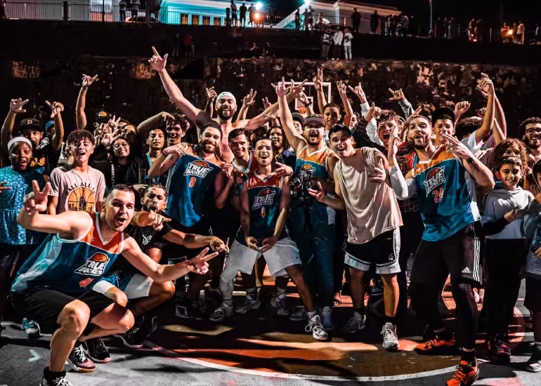 Portada de True Buckets y una cancha que volvió a cobrar vida en Puerto Rico