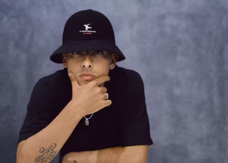 Portada de Así es el exclusivo piluso que Trueno lanzó junto a KANGOL
