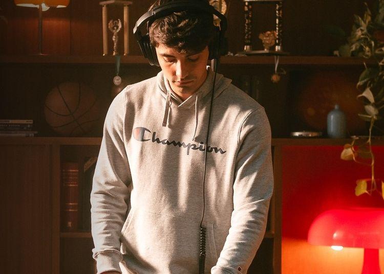 Portada de Champion volvió a la Argentina y conquista a la Generación Z