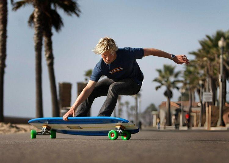 Portada de ¿Qué diferencia hay entre un skateboard y un longboard?