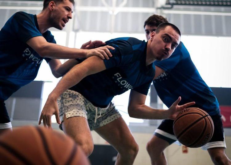 Portada de Flow Game Basketball, la fiebre de baloncesto que manda en las redes