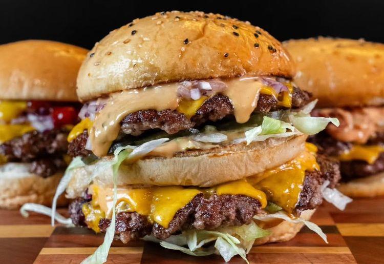 Portada de La Birra Bar, entre las mejores hamburguesas del planeta