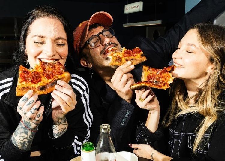 Portada de ¿Qué tiene Kalis Pizza que todos quieren probar?