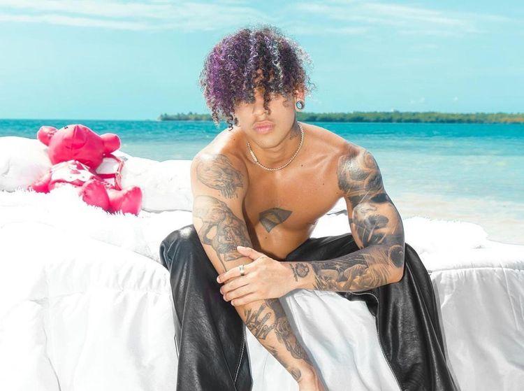 Portada de Micro TDH, el artista que vendió su pasado para ser dueño de su futuro