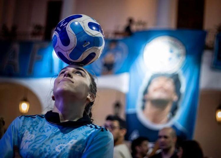 Portada de Milagros Martínez, la reina argentina del fútbol freestyle