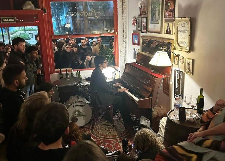 Portada de Sandwich Piano Bar, el rincón que une la música y la gastronomía