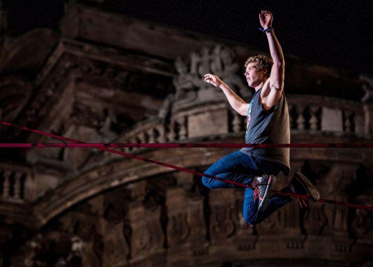 Portada de Equilibrio y adrenalina: todo lo que tenés que saber sobre el slackline