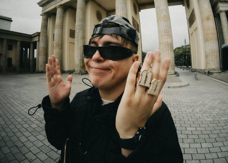 Portada de YSY A mantiene la tradición y lanza “Saturación Pop”