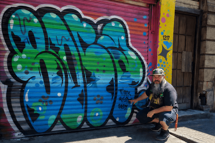 Portada de HugoRockArt: “La calle tiene adrenalina, no se compara con ningún otro espacio”