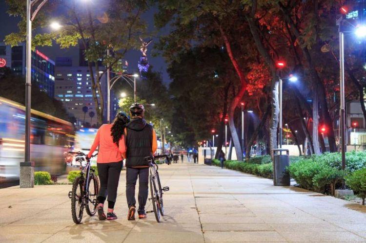 Imagen de Paseo Nocturno en Bicicleta | Día del Amor y la Amistad