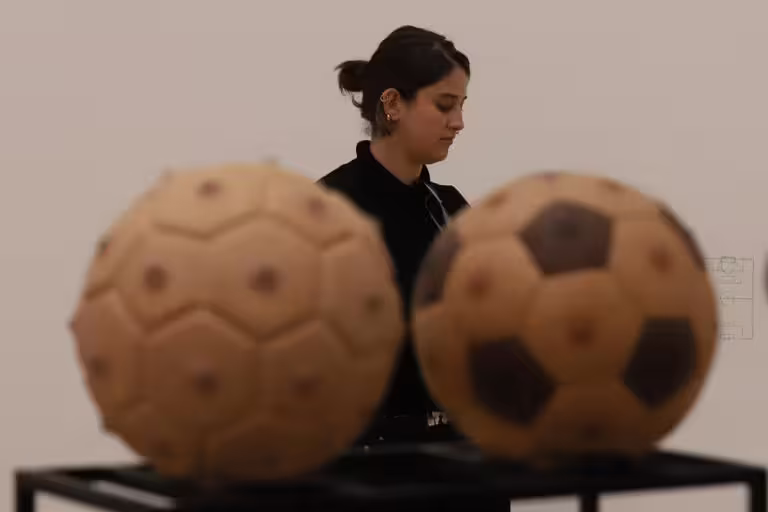 Portada de El Museo Jumex inauguró una muestra histórica sobre fútbol